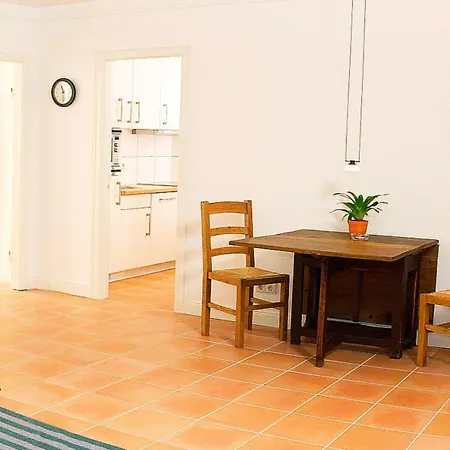 Kampbarg-51 Apartmán *